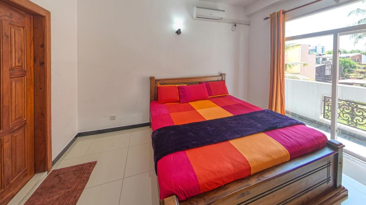 Ocean Breeze Apartment Kolombo Bagian luar foto