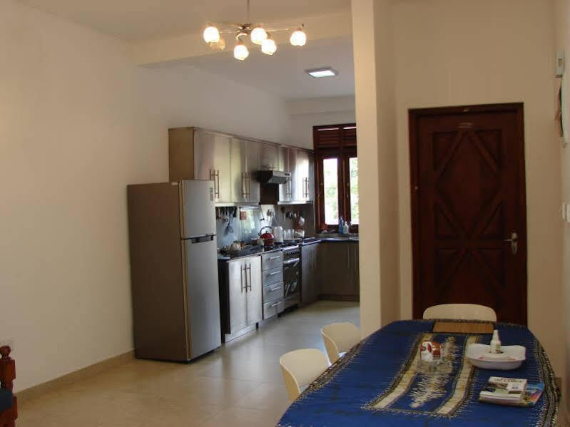 Ocean Breeze Apartment Kolombo Bagian luar foto