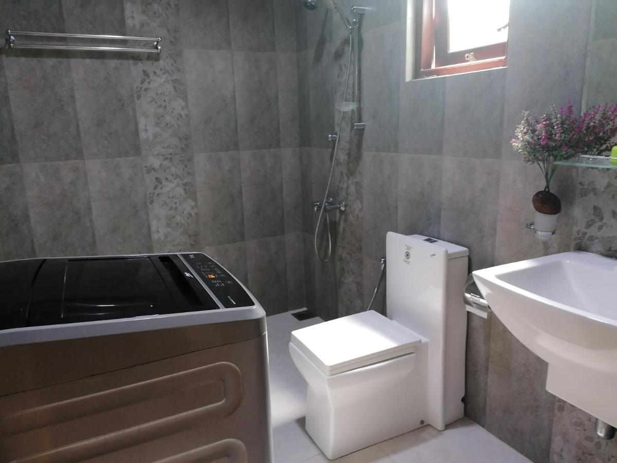 Ocean Breeze Apartment Kolombo Bagian luar foto